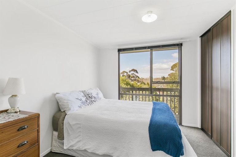 Photo of property in 19 Peterhouse Place, West Harbour, Auckland, 0618