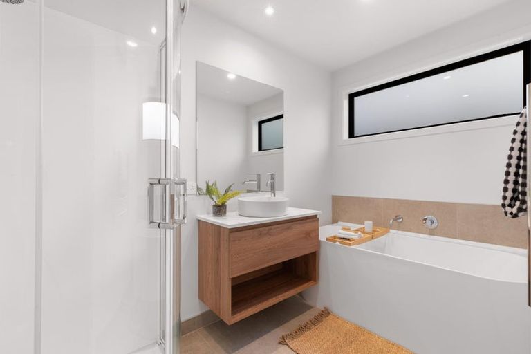 Photo of property in 24 Muster Road, Jacks Point, 9371