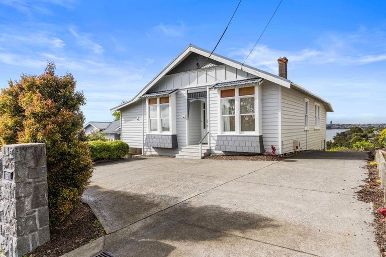 Photo of property in 88 Onewa Road, Northcote Point, Auckland, 0627