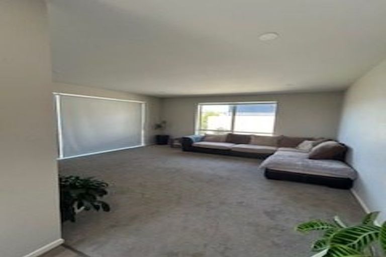 Photo of property in 15 Ahorangi Road, Silverdale, 0932