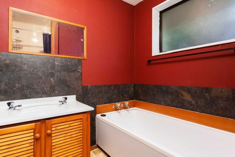 Photo of property in 2/65a Tilford Street, Woolston, Christchurch, 8062