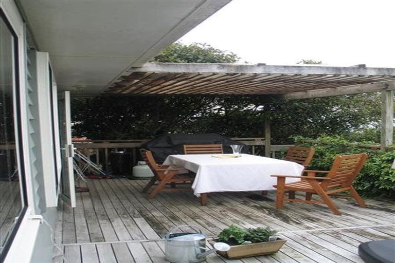 Photo of property in 126 Flanshaw Road, Te Atatu South, Auckland, 0610