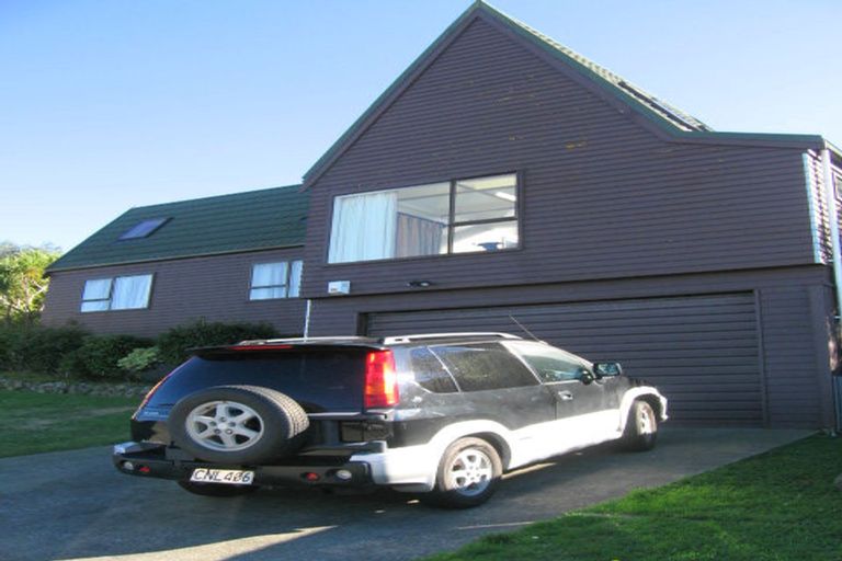 Photo of property in 19 Gurkha Crescent, Khandallah, Wellington, 6035