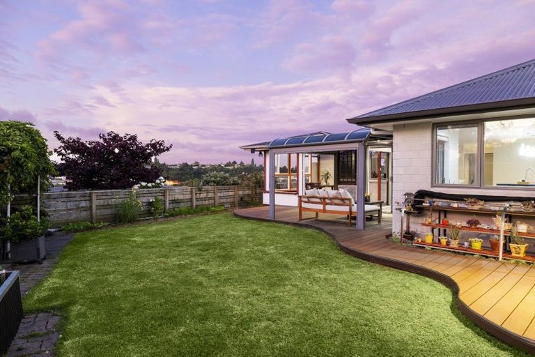 Photo of property in 18 Danny Place, Pyes Pa, Tauranga, 3112