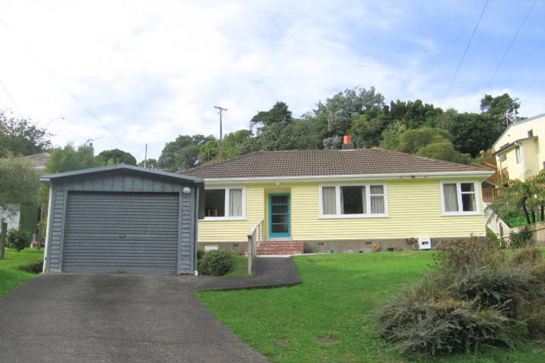 Photo of property in 53 Chester Road, Tawa, Wellington, 5028