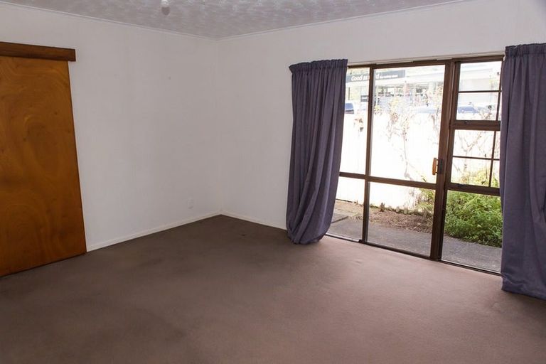 Photo of property in 45c Oxford Street, Tawa, Wellington, 5028