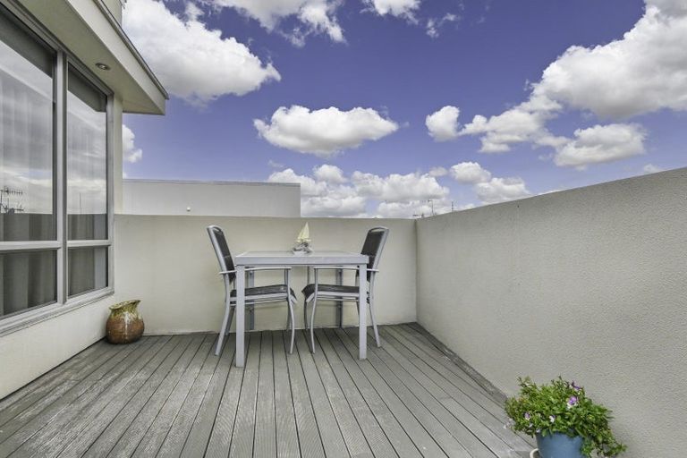 Photo of property in 17/4 Havelock Road, Havelock North, 4130