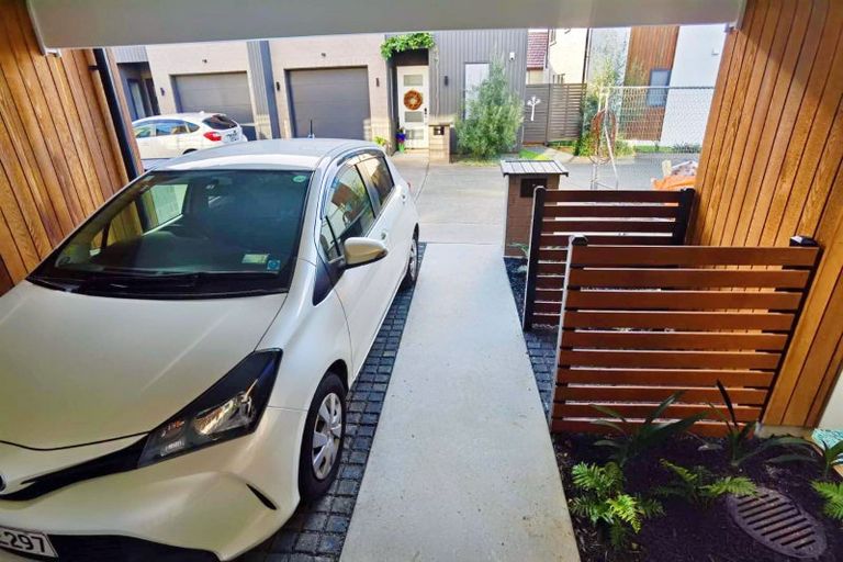 Photo of property in 3 Finesse Lane, Bucklands Beach, Auckland, 2012