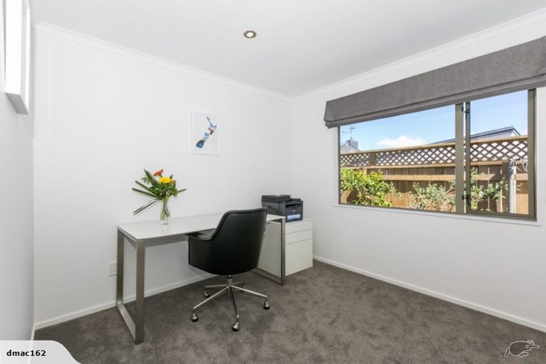 Photo of property in 4 West Place, Greenmeadows, Napier, 4112