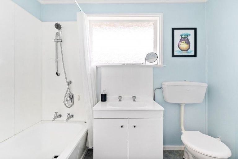 Photo of property in 2/31a Mcparland Street, Ebdentown, Upper Hutt, 5018