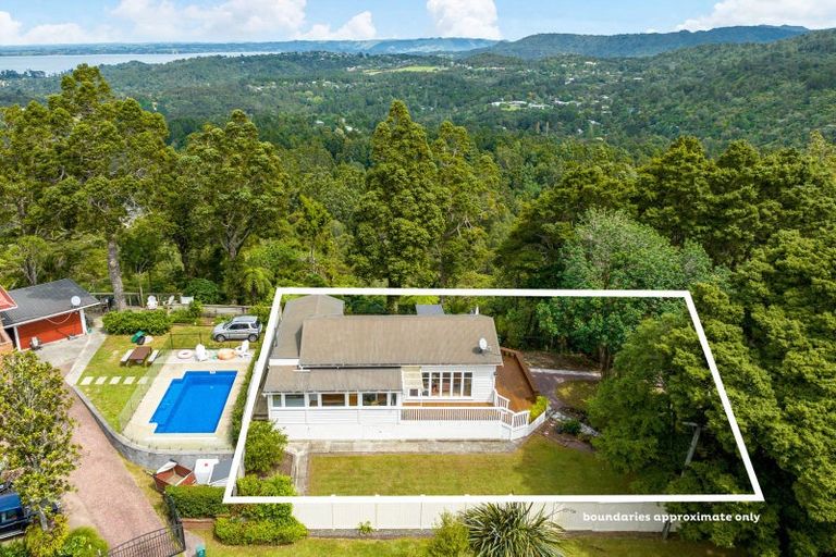 Photo of property in 114 Scenic Drive, Titirangi, Auckland, 0604