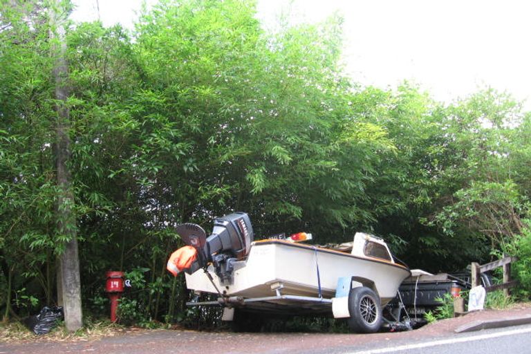 Photo of property in 19 Wood Bay Road, Titirangi, Auckland, 0604