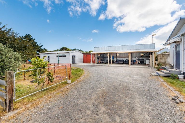 Photo of property in 21 Aru Street, Tangimoana, 4822