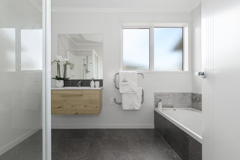 Photo of property in 278 Lakes Boulevard, Pyes Pa, Tauranga, 3112