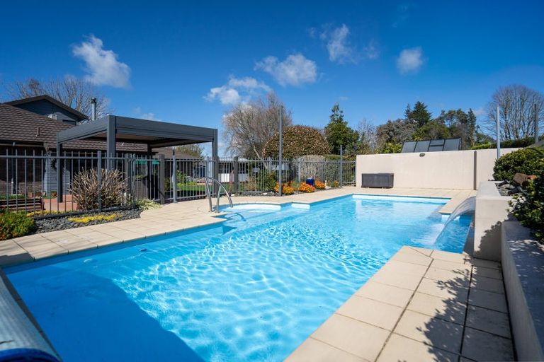 Photo of property in 347 Racecourse Road, Cambridge, 3493