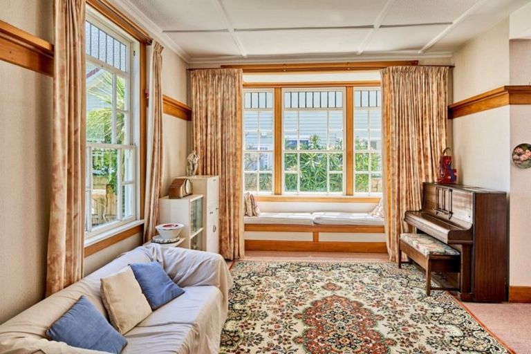 Photo of property in 83 Oroua Street, Eastbourne, Lower Hutt, 5013