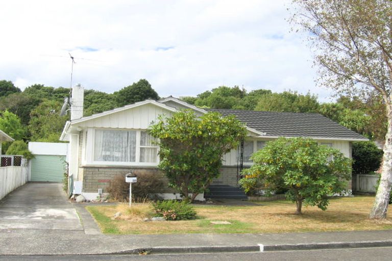 Photo of property in 20 Whirinaki Crescent, Heretaunga, Upper Hutt, 5018