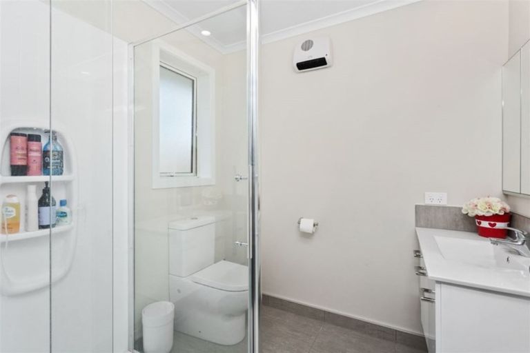 Photo of property in 9 Whincops Road, Halswell, Christchurch, 8025
