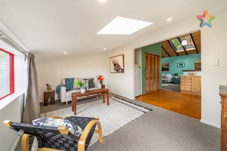 Photo of property in 6 Sarah Way, Crofton Downs, Wellington, 6035