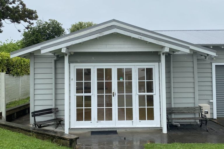 Photo of property in 18 Beresford Street, Bayswater, Auckland, 0622