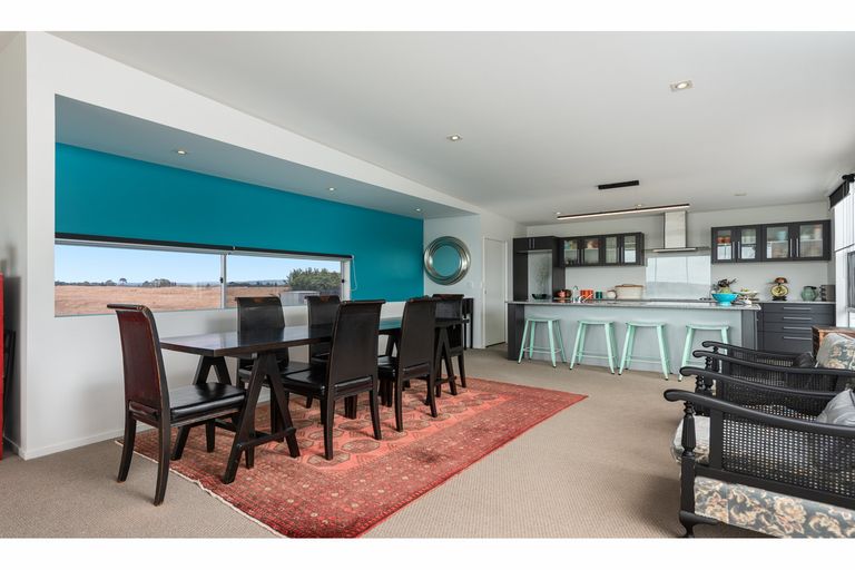 Photo of property in 1340 Papamoa Beach Road, Papamoa Beach, Papamoa, 3118