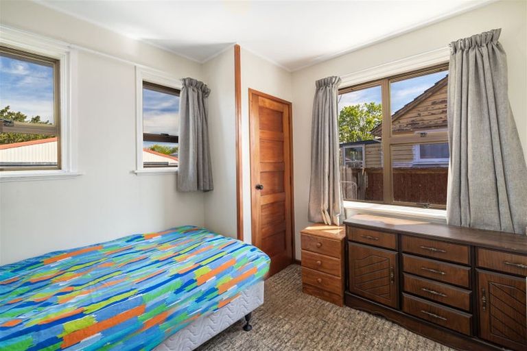 Photo of property in 28 Rowcliffe Crescent, Avonside, Christchurch, 8061