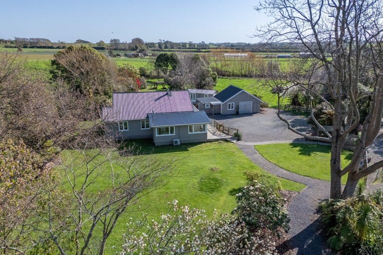 Photo of property in 15 Gleeson Road, Manakau, Levin, 5573