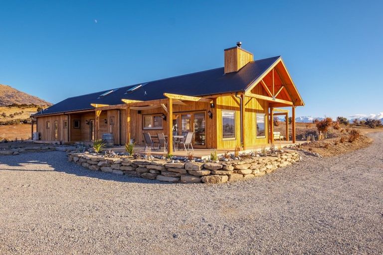 Photo of property in 12 Miharo Lane, Queensberry, Cromwell, 9383