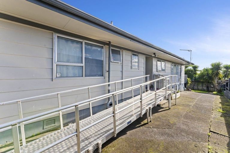 Photo of property in 35 Wickman Way, Mangere East, Auckland, 2024