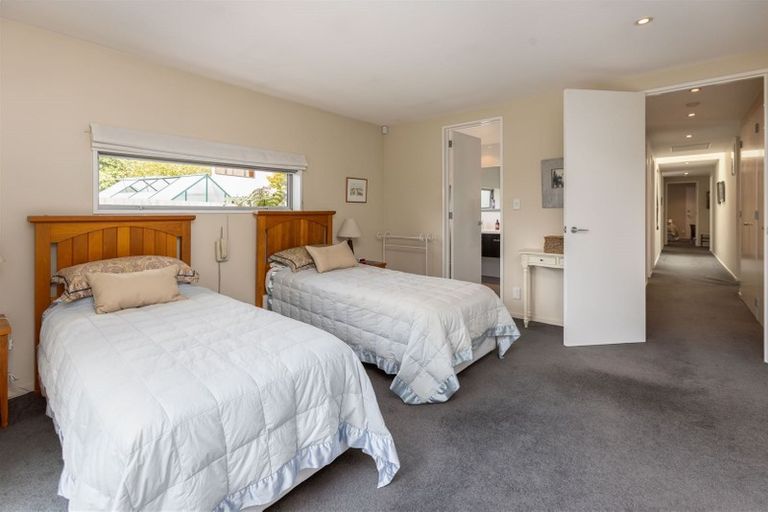 Photo of property in 10 Willowbrook Place, Fendalton, Christchurch, 8052