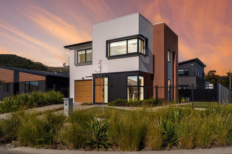 Photo of property in 38 Mawai Hakona Drive, Wallaceville, Upper Hutt, 5018