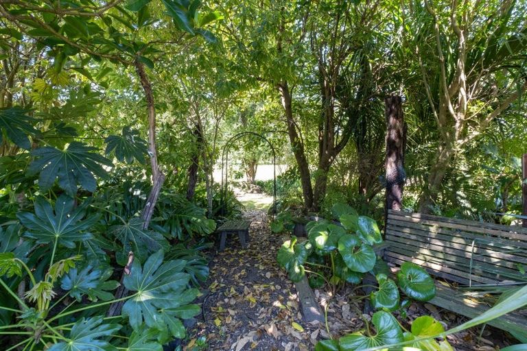 Photo of property in 12 Deakin Place, Clive, 4102