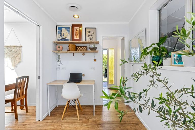 Photo of property in 26 Doment Crescent, Orewa, 0931