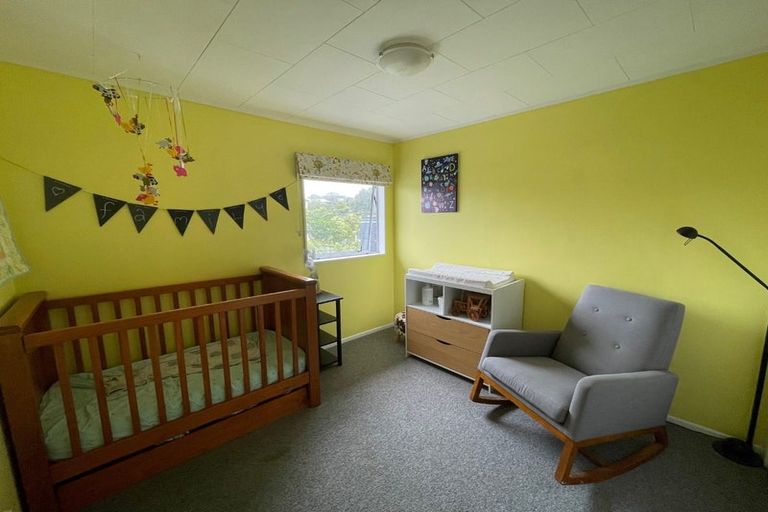 Photo of property in 74 Awanui Street, Merrilands, New Plymouth, 4312