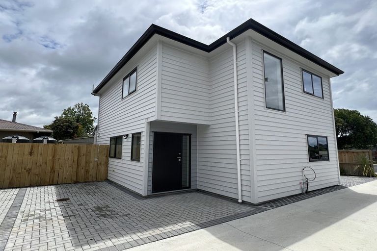 Photo of property in 30a Durham Street, Te Atatu Peninsula, Auckland, 0610