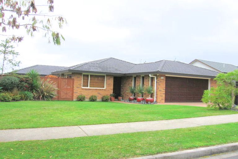 Photo of property in 116 Te Wharau Drive, Greenhithe, Auckland, 0632