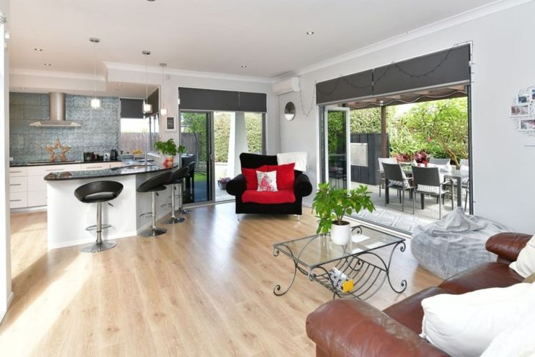 Photo of property in 2 The Ritz, Orewa, 0931