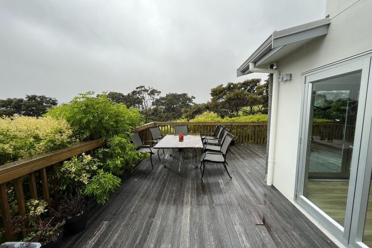 Photo of property in 132 Kittiwake Drive, Schnapper Rock, Auckland, 0632