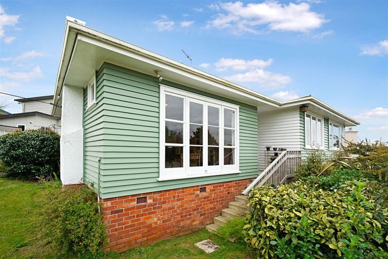 Photo of property in 41 Jaemont Avenue, Te Atatu South, Auckland, 0610
