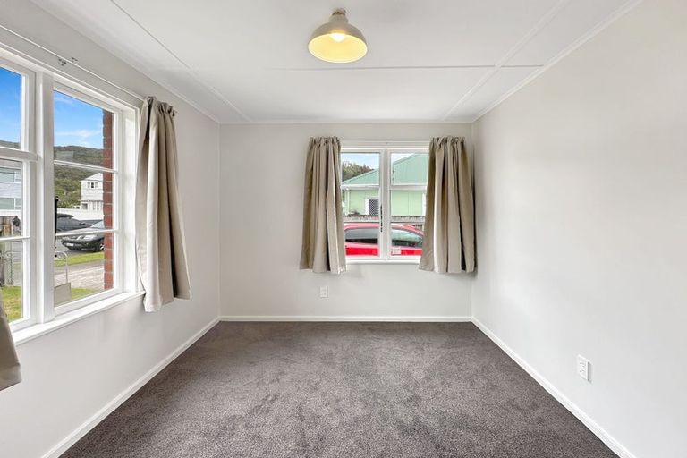 Photo of property in 68 Seddon Street, Naenae, Lower Hutt, 5011