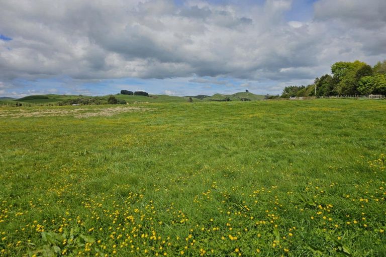 Photo of property in 48 Oparatai Road, Mangatainoka, Pahiatua, 4982