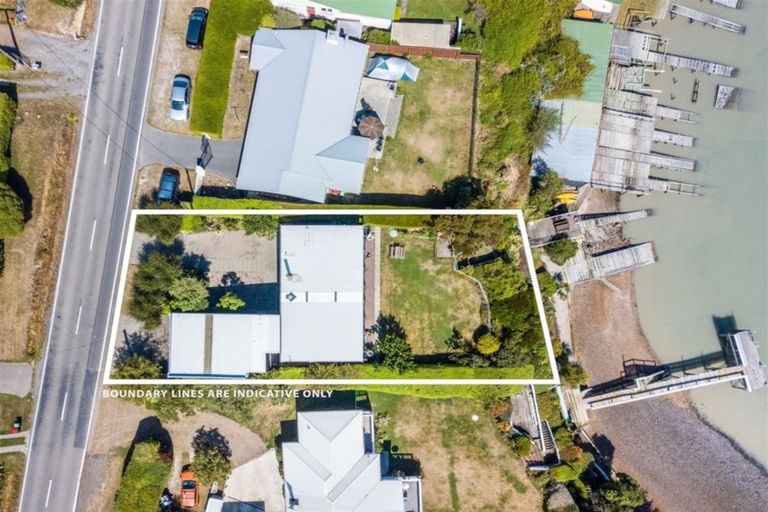 Photo of property in 417 Marine Drive, Charteris Bay, Lyttelton, 8971