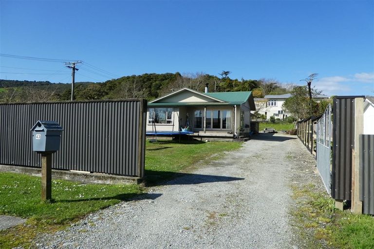 Photo of property in 43 Bidgood Street, Greymouth, 7805
