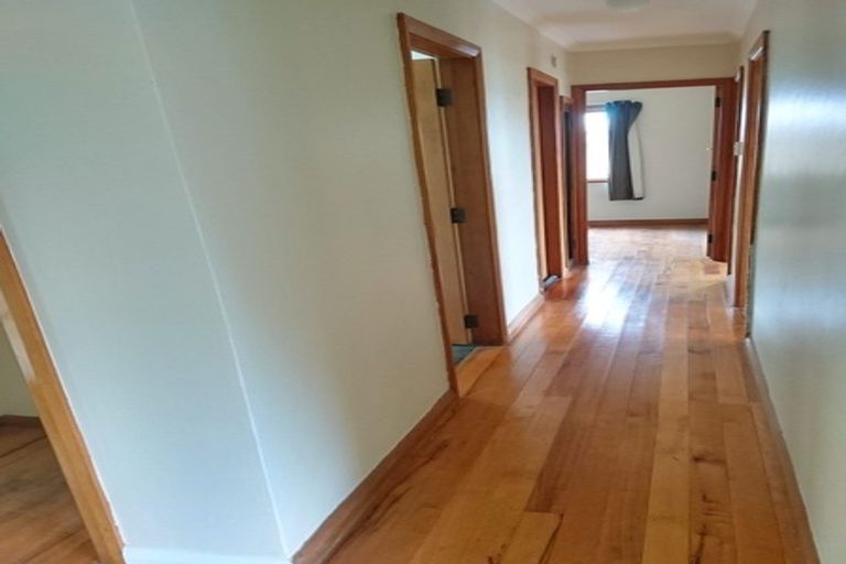 Photo of property in 11 Oku Street, Island Bay, Wellington, 6023