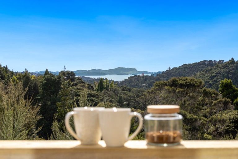 Photo of property in 33 Ward Drive, Opua, 0200