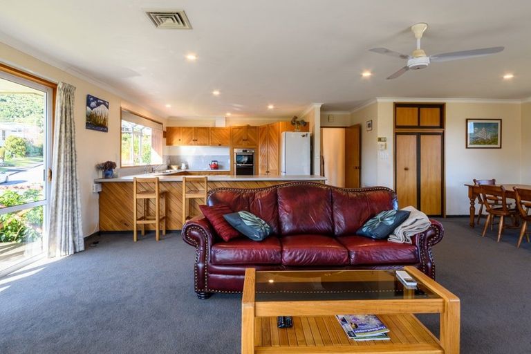 Photo of property in 12 Matai Place, Waikawa, Picton, 7220
