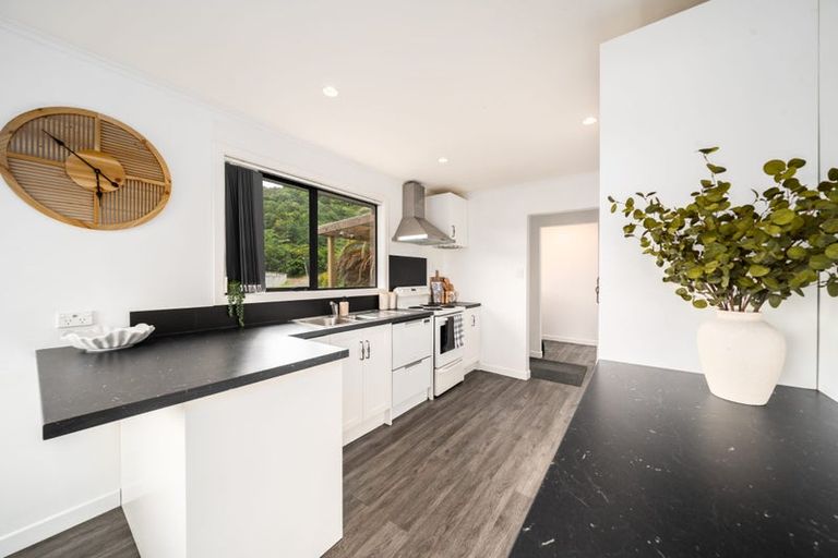 Photo of property in 47 Antrim Crescent, Wainuiomata, Lower Hutt, 5014