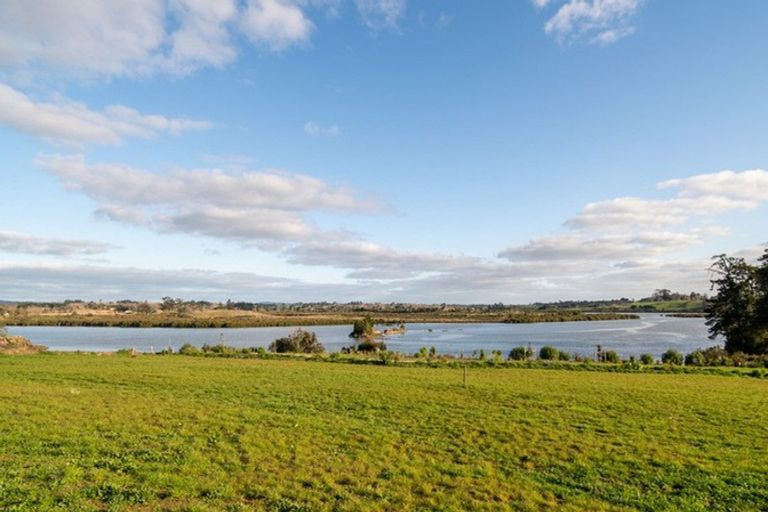 Photo of property in 16 Evergreen Parade, Rosehill, Papakura, 2113