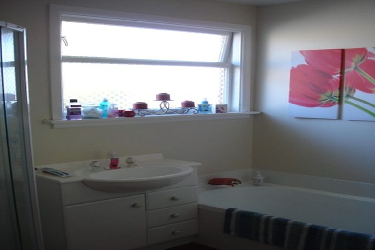 Photo of property in 10 Ferniehurst Street, Somerfield, Christchurch, 8024