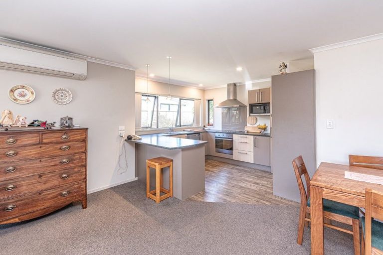 Photo of property in Caversham Park, 2/7 Caversham Road, Westmere, Whanganui, 4501